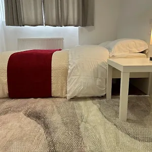  Guest house Stepney