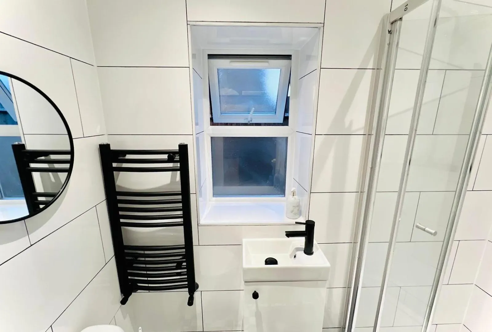 London 61 Central Studio, Ideal For Tourists High Recommend!!! Guest house